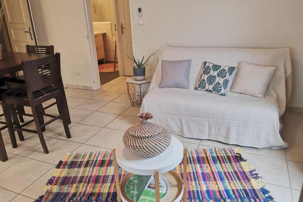 Bel Appartement Avec Terrasse Proche Des Plages Saint-Gilles-les Bains Kültér fotó