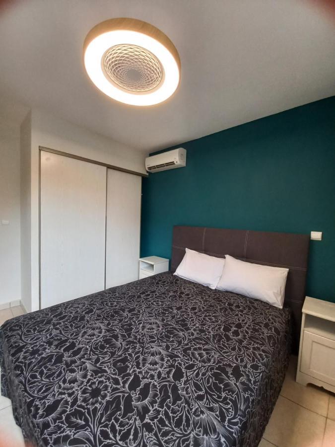 Bel Appartement Avec Terrasse Proche Des Plages Saint-Gilles-les Bains Kültér fotó